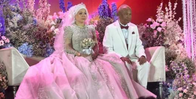 Former top cop Musa Hassan weds Qistina Lim